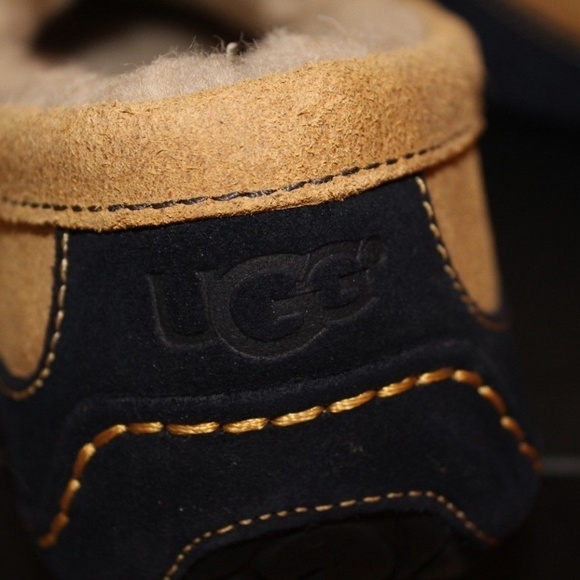 NEW UGG ASCOT‎ Suede Shearling Slippers main image 5